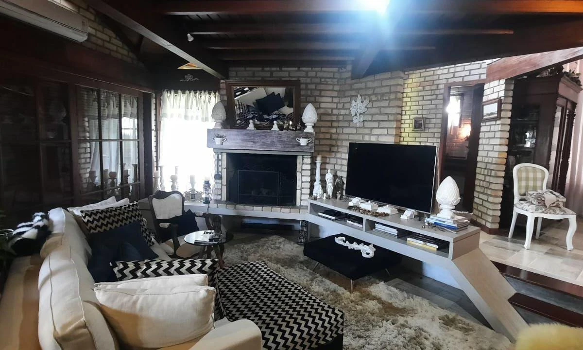 340 m² house with a water view and floor-to-ceiling windows — photo 24