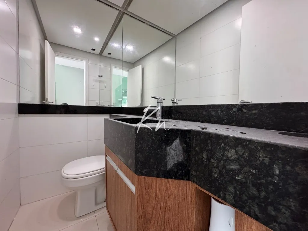 210 m² unfurnished apartment with 3 bedrooms and 5 baths — photo 13