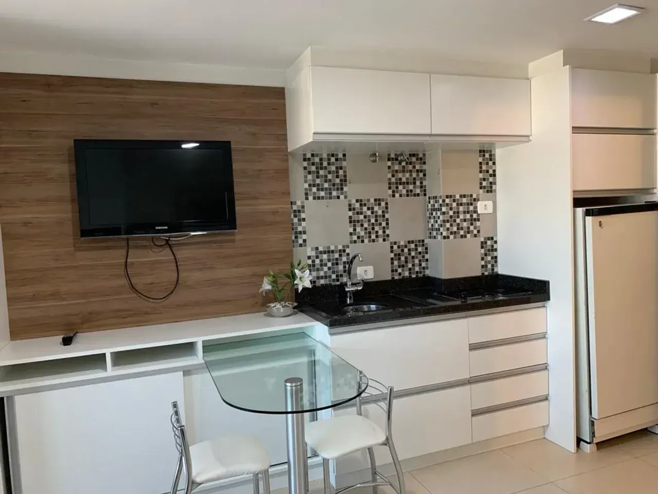 Мебльована квартира з 1 спальнею 30 м² та кухнею-студією — photo 10