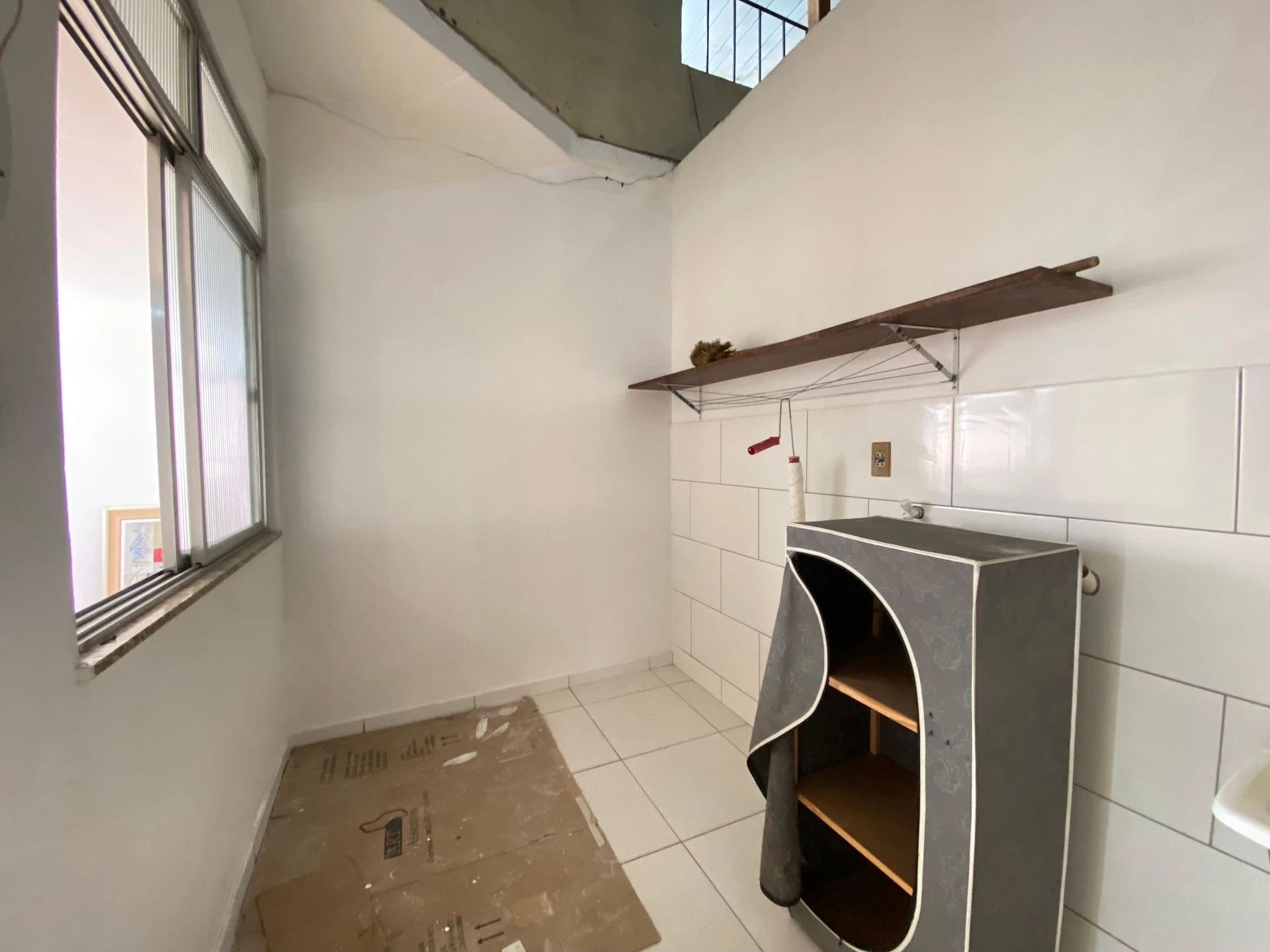 House with 2 bedrooms and a glass-enclosed shower — photo 29