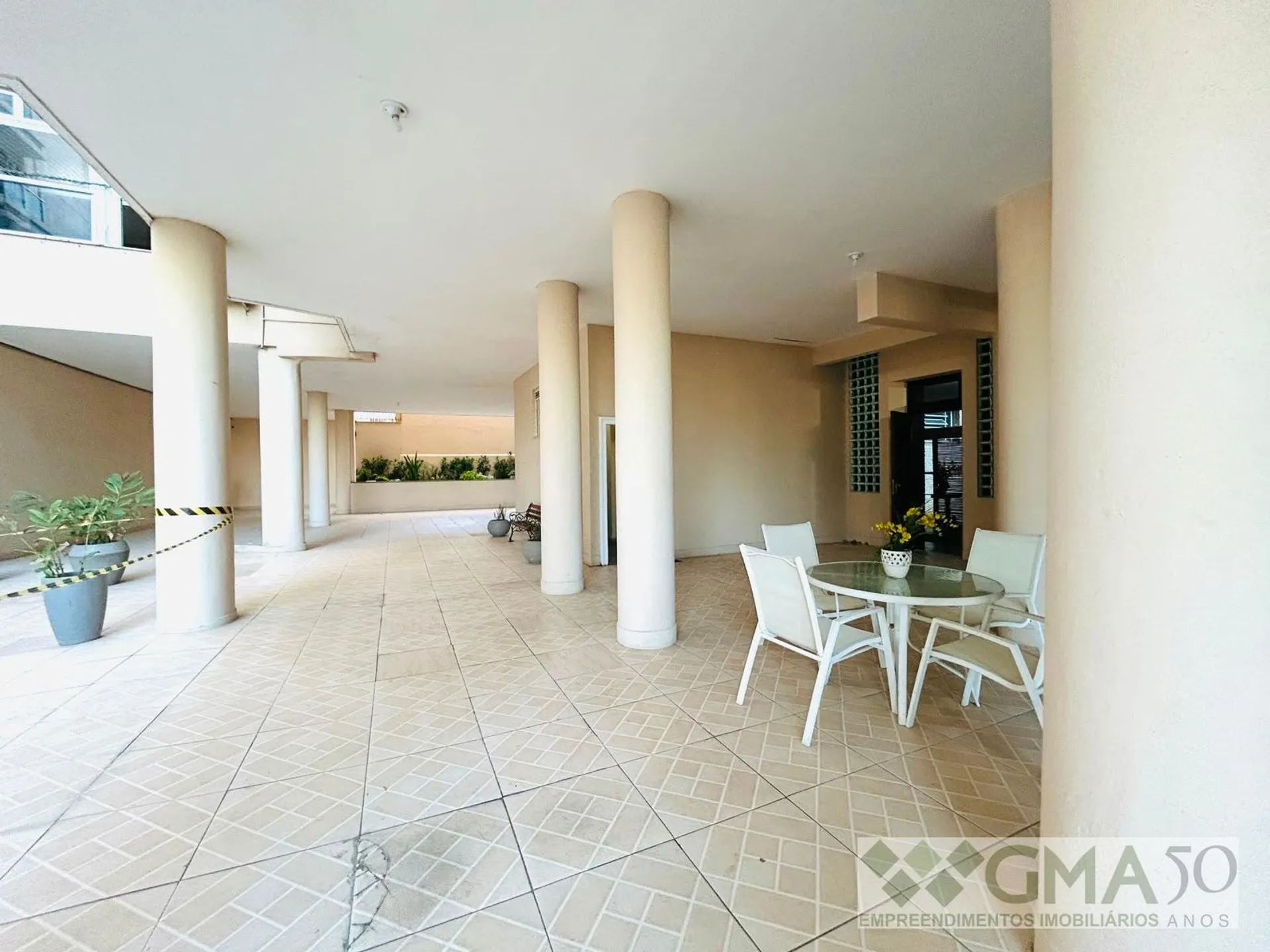 Apartamento com cozinha fechada e fogão a gás — photo 29