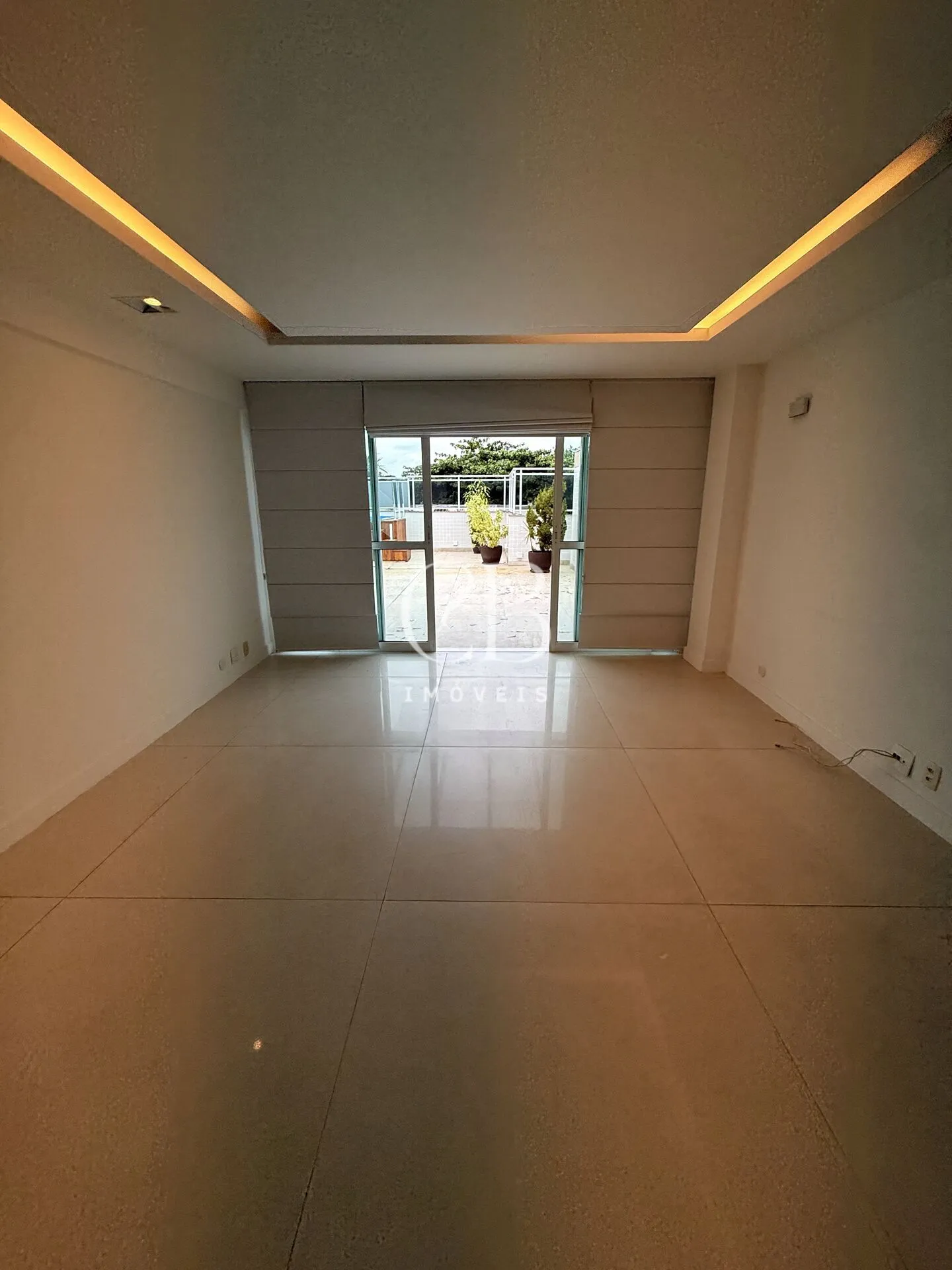 4-bedroom apartment with 5 bathrooms and 3 parking spaces — photo 33