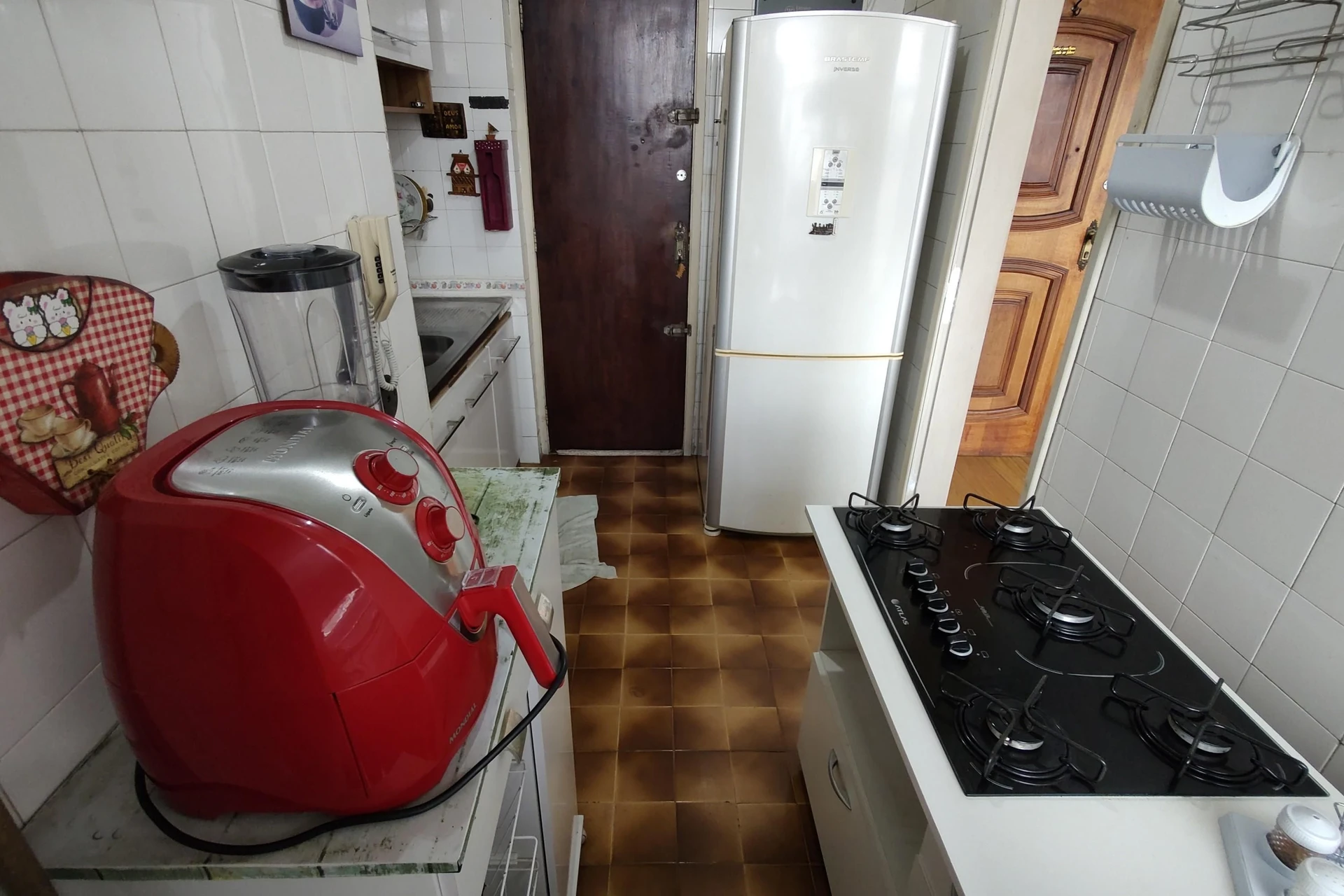 Furnished 2-bedroom apartment with a balcony — photo 31