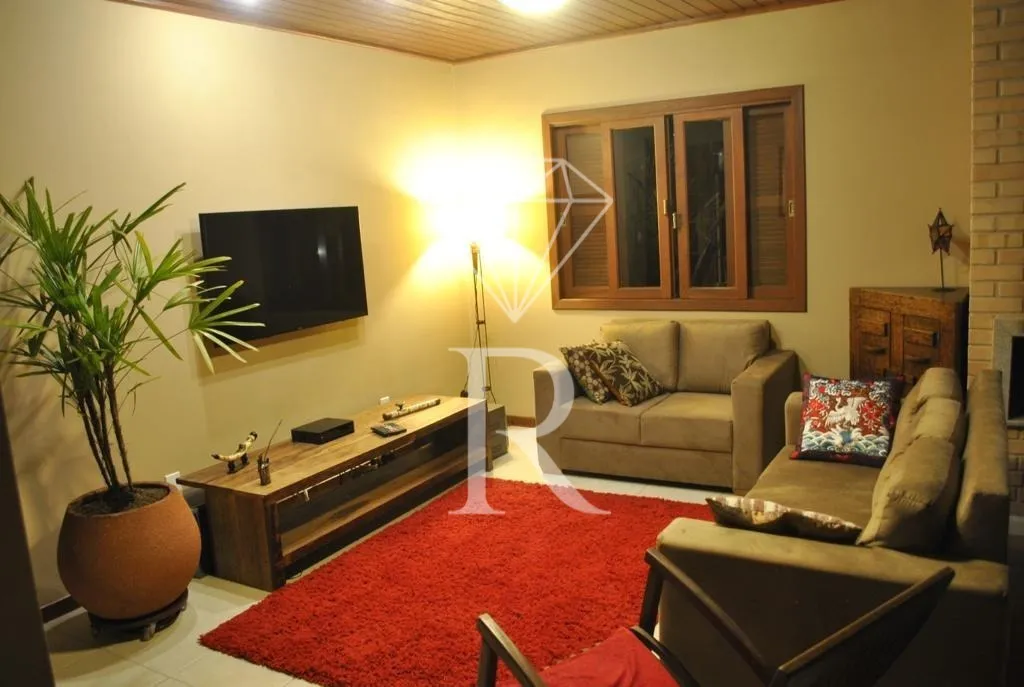 House with 7 en-suite bedrooms and 4 parking spaces — photo 9