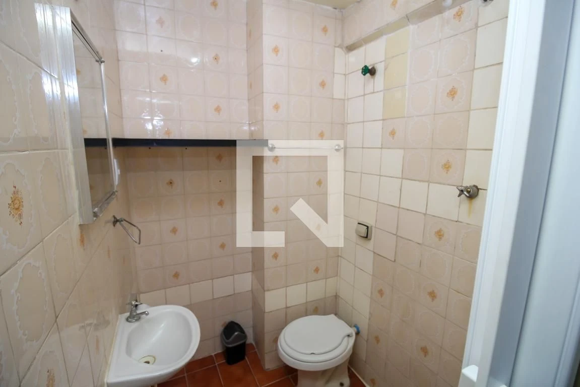 Unfurnished studio with a kitchenette and 1 bedroom — photo 12