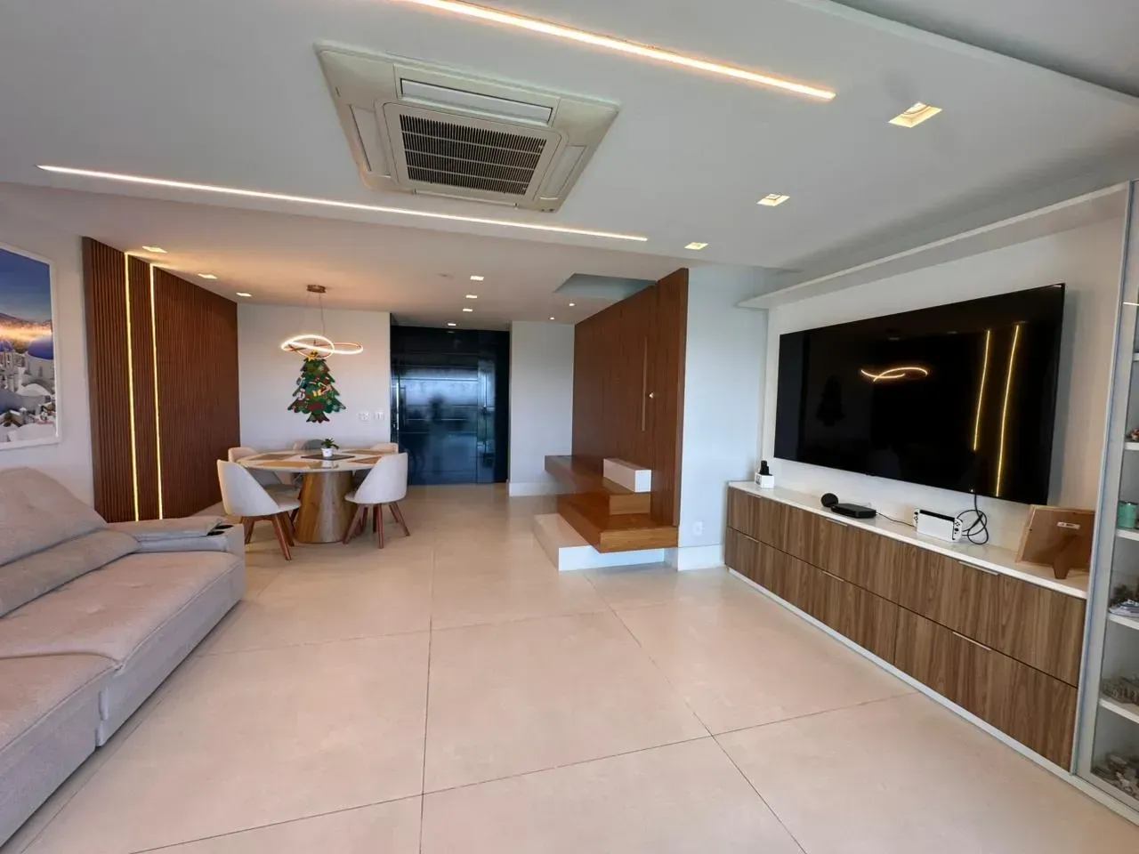 Apartment with balcony and built-in grill — photo 22