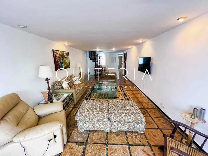 Triplex penthouse with 4 bedrooms and 4 bathrooms — photo 2