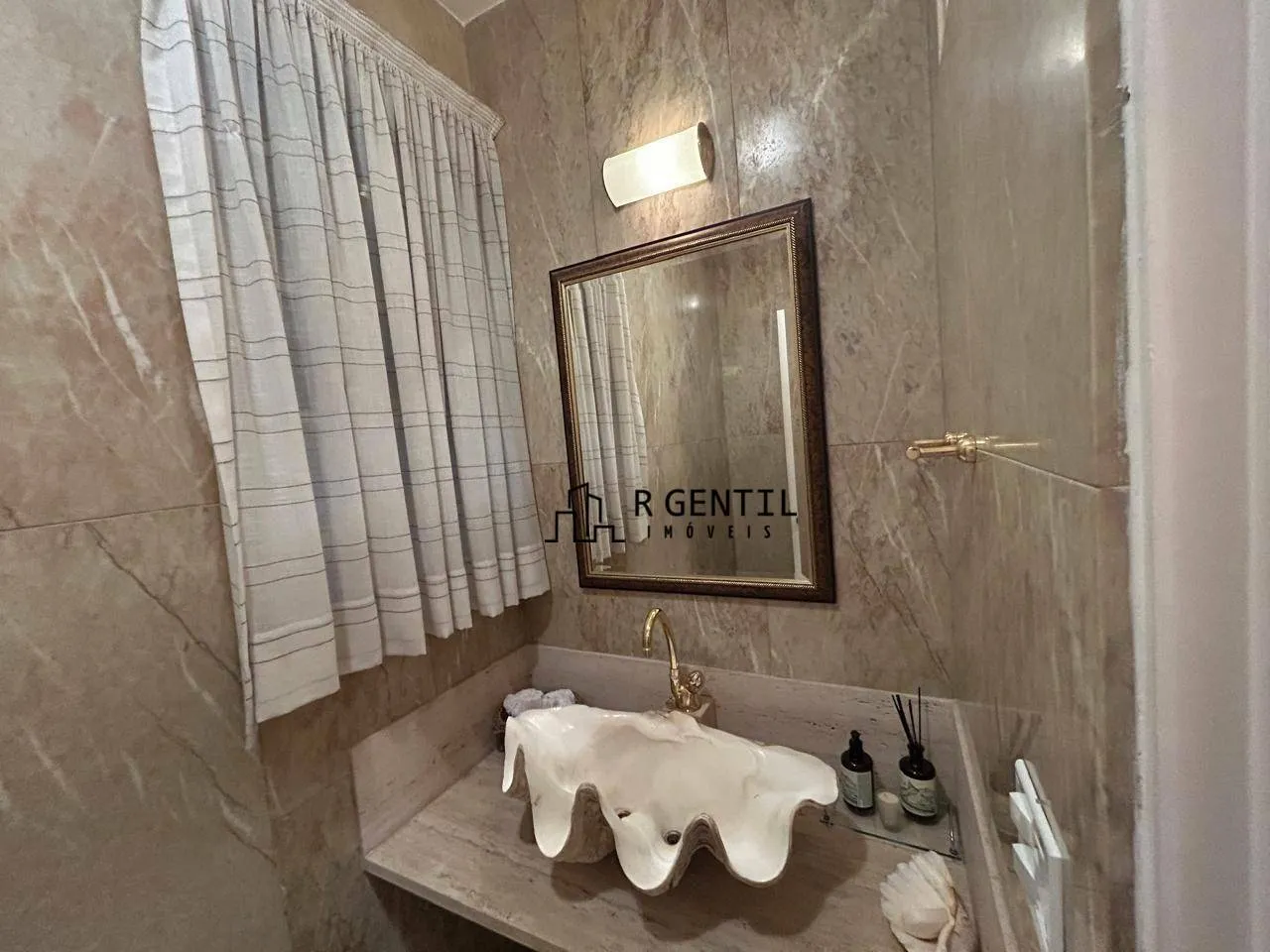 430 m² apartment with 4 bedrooms and 5 bathrooms — photo 18