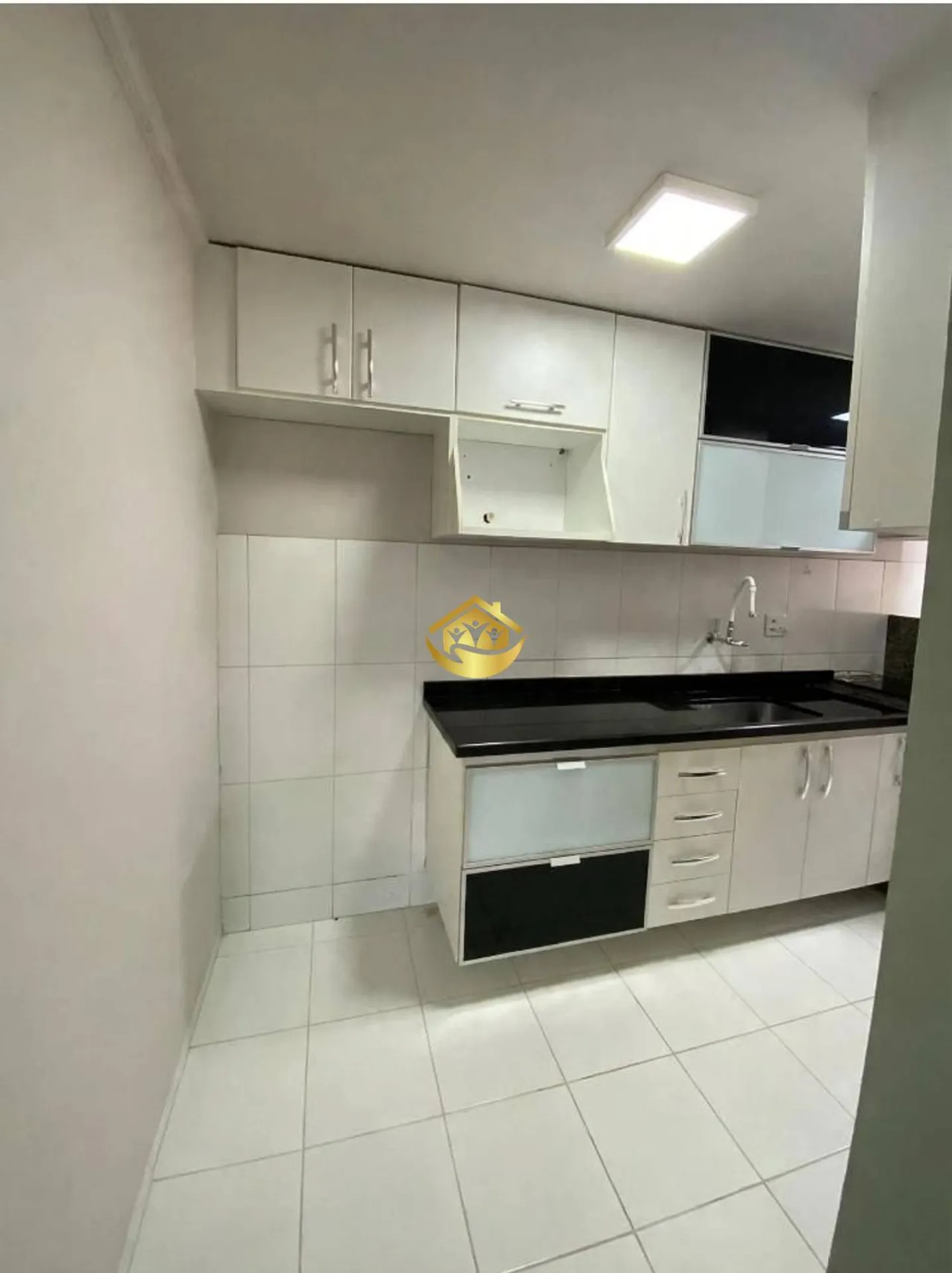 Wood or laminate floors in a 2-bedroom apartment, 46 m² — photo 6