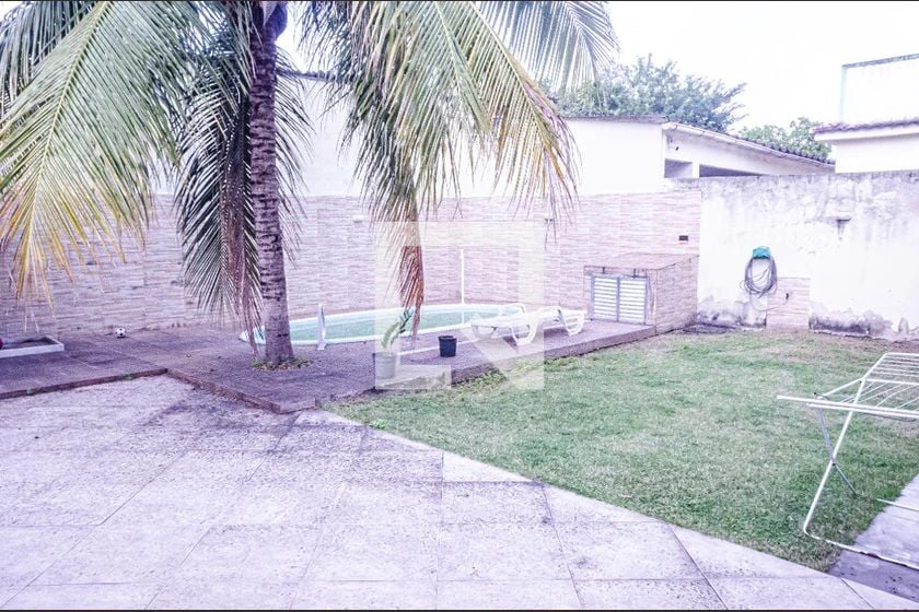 450 m² house with a garden and a grill on the balcony — photo 14