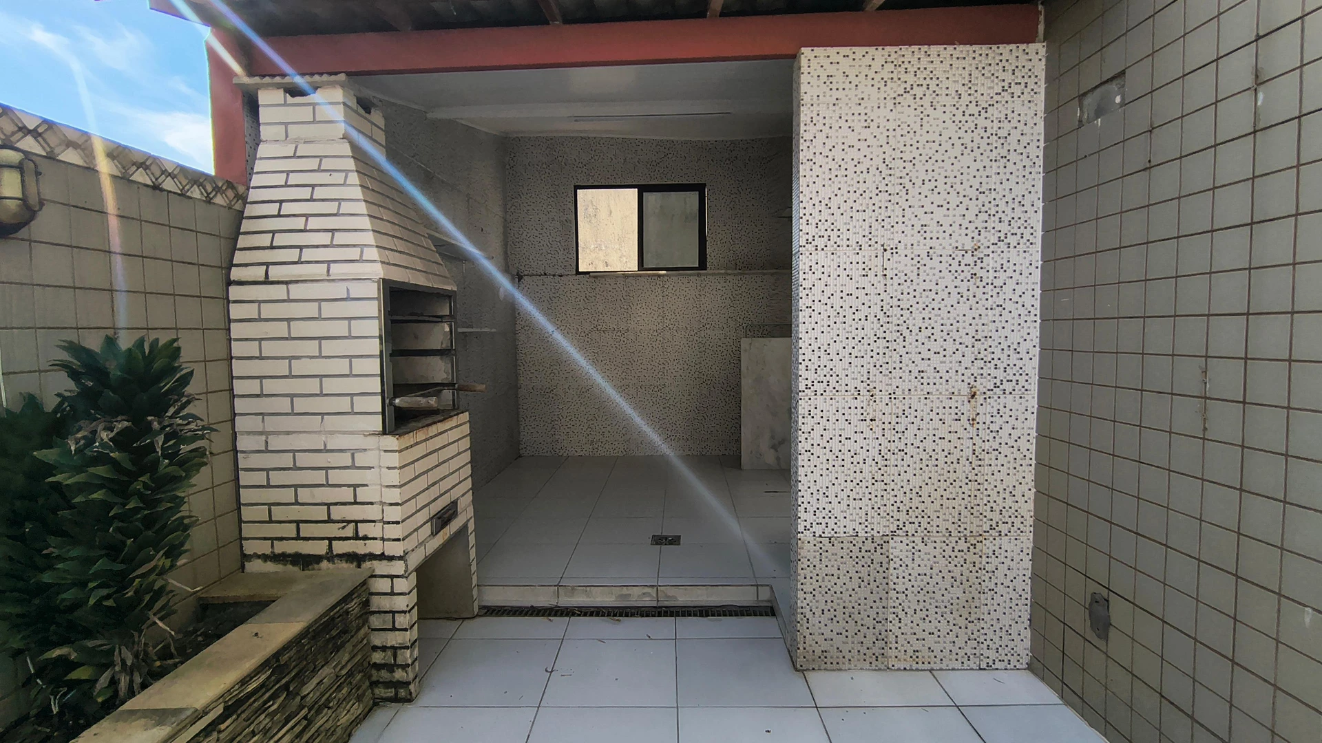 Apartment with 3 en-suite bedrooms and 5 baths, 2 parking — photo 21
