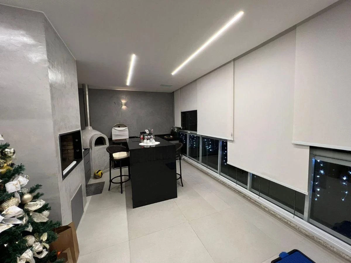 Furnished 189 m² apartment with 3 en-suite bedrooms and 2 parking — photo 2