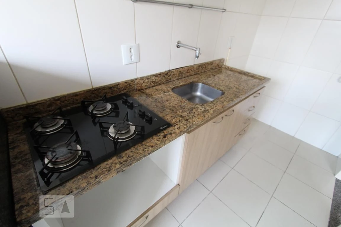 2-bedroom apartment with a bathtub — photo 4