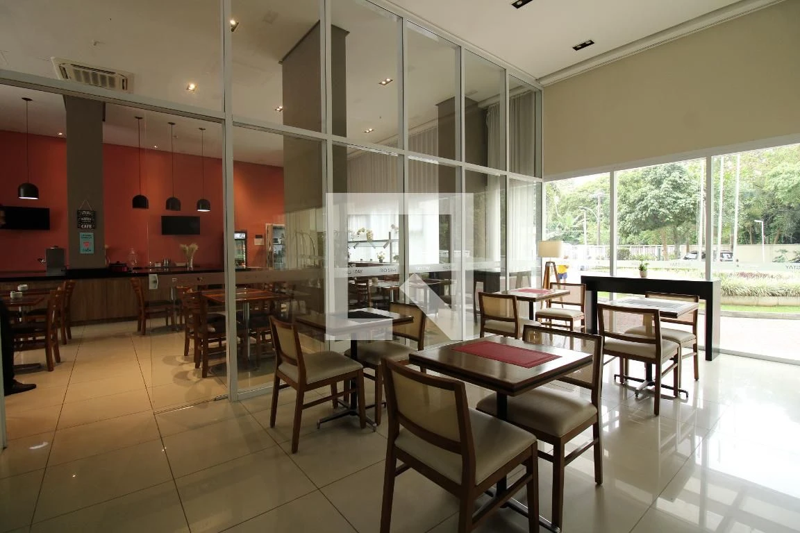 1-bedroom apartment with a glassed-in balcony — photo 29