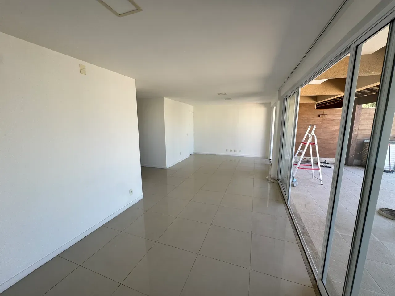 3-bedroom apartment with balcony, 180 m² — photo 27