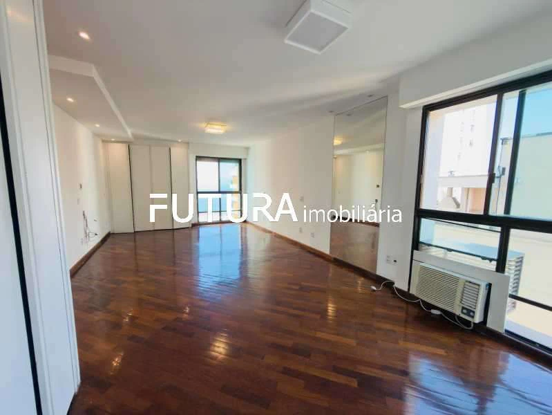 250 m² apartment with 4 bedrooms and 3 parking spots — photo 25