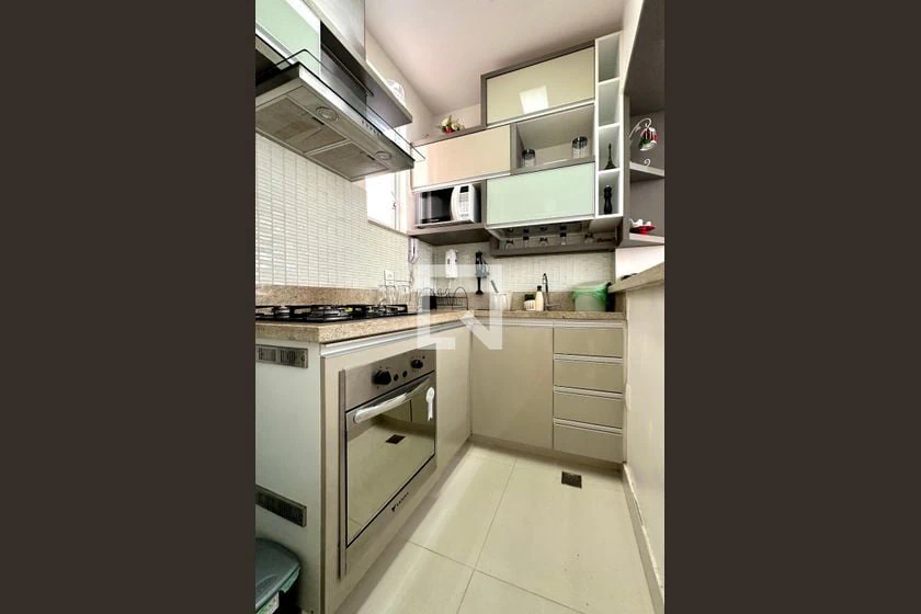 Apartamento de 1 quarto com cozinha separada — photo 4
