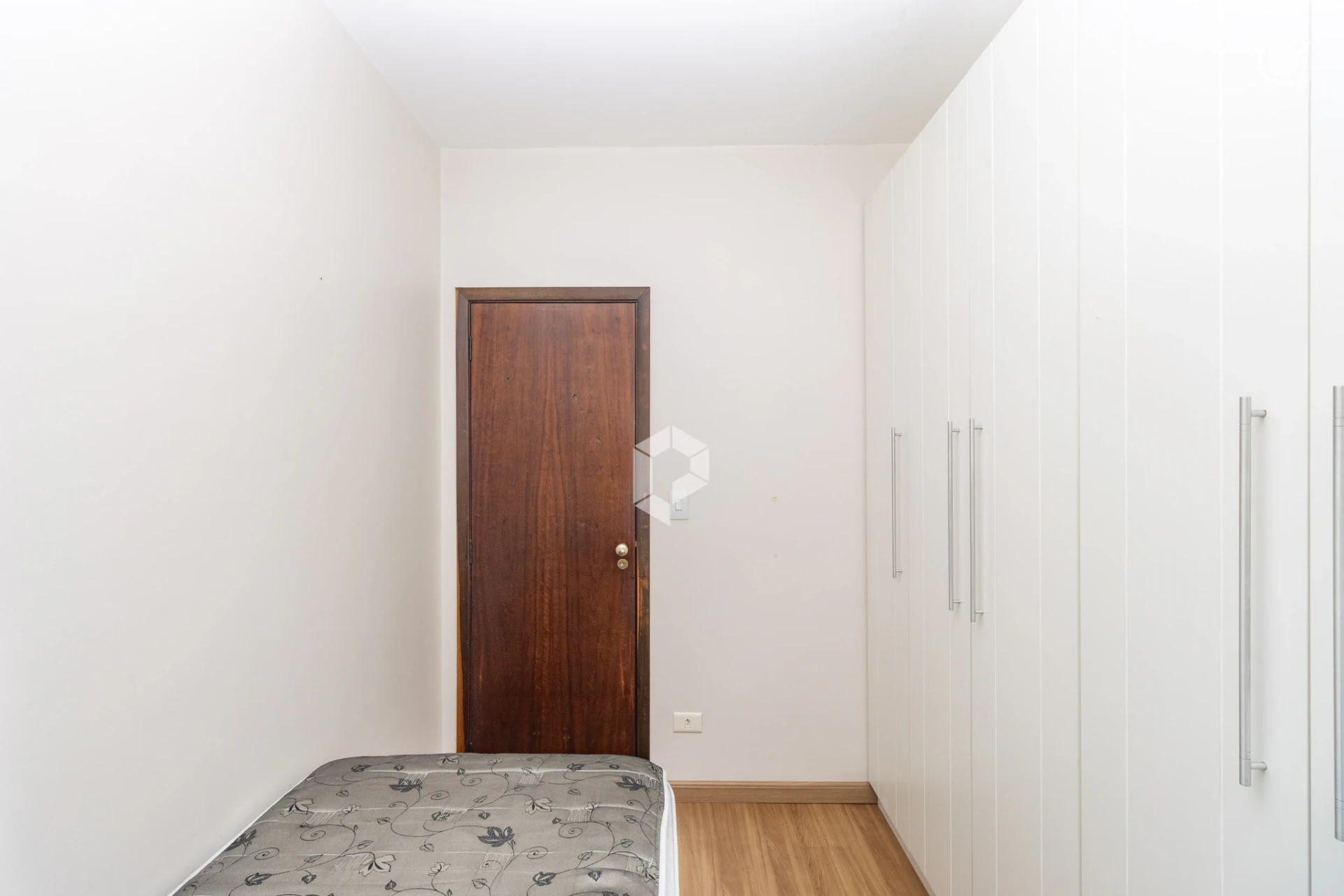 2-bedroom apartment with a washing machine — photo 11