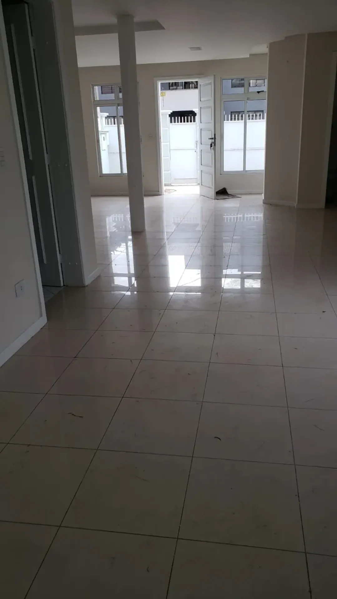 Casa com 4 quartos e 4 banheiros, 250 m² — photo 17