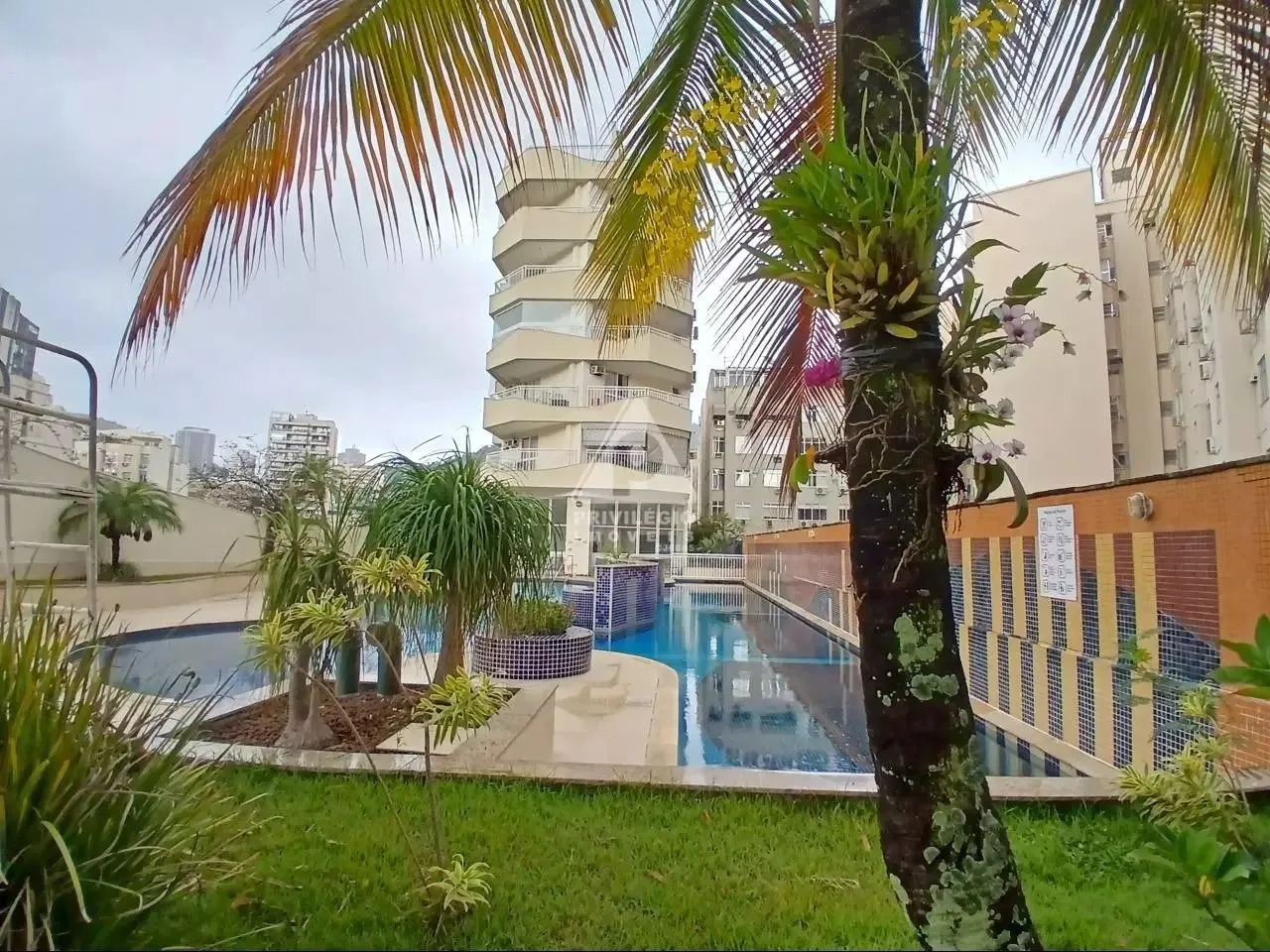 Furnished apartment with 2 bedrooms and 3 bathrooms — photo 21