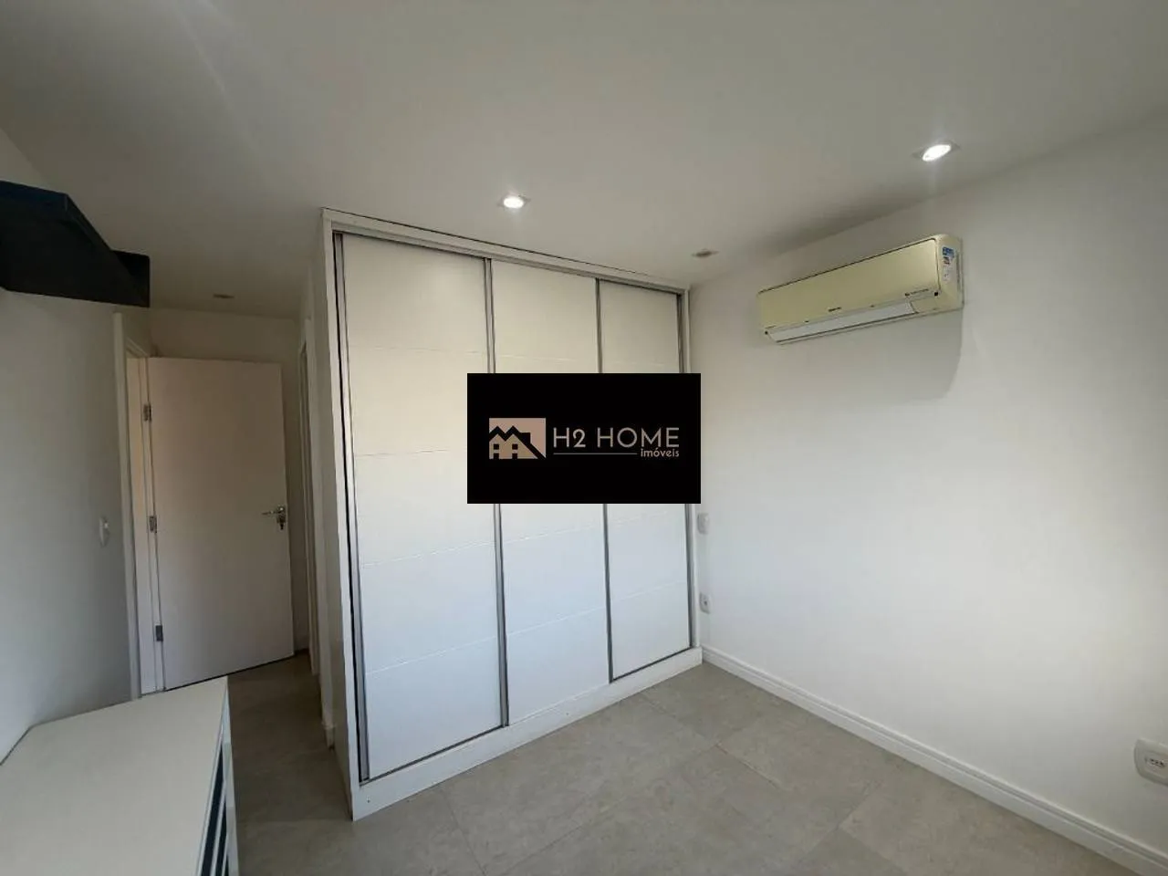 290 m² house with 4 bedrooms and 4 parking spots — photo 23