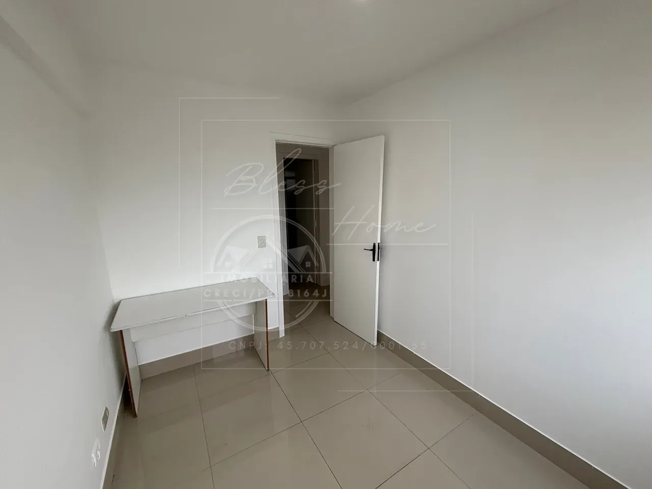 3-bedroom apartment with a closed kitchen and 2 bathrooms — photo 26