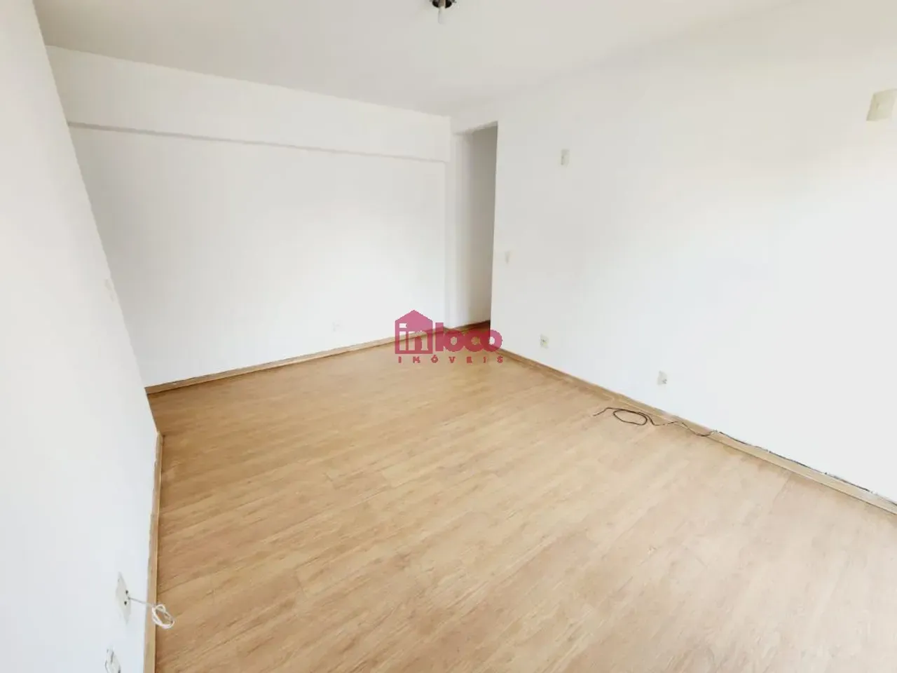 2-bedroom apartment with a separate, closed kitchen — photo 12