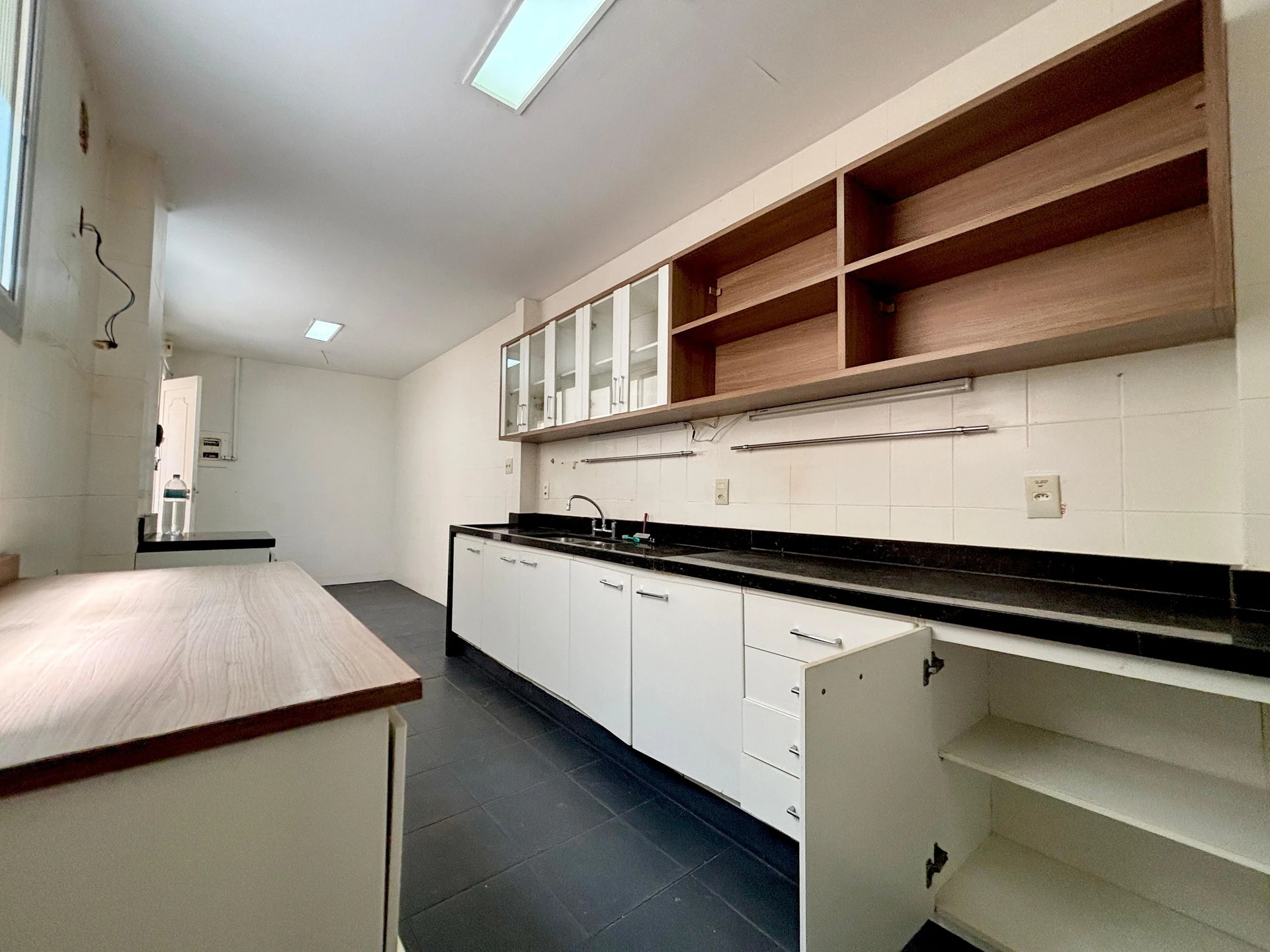 3-bedroom apartment with 2 bathrooms — photo 27