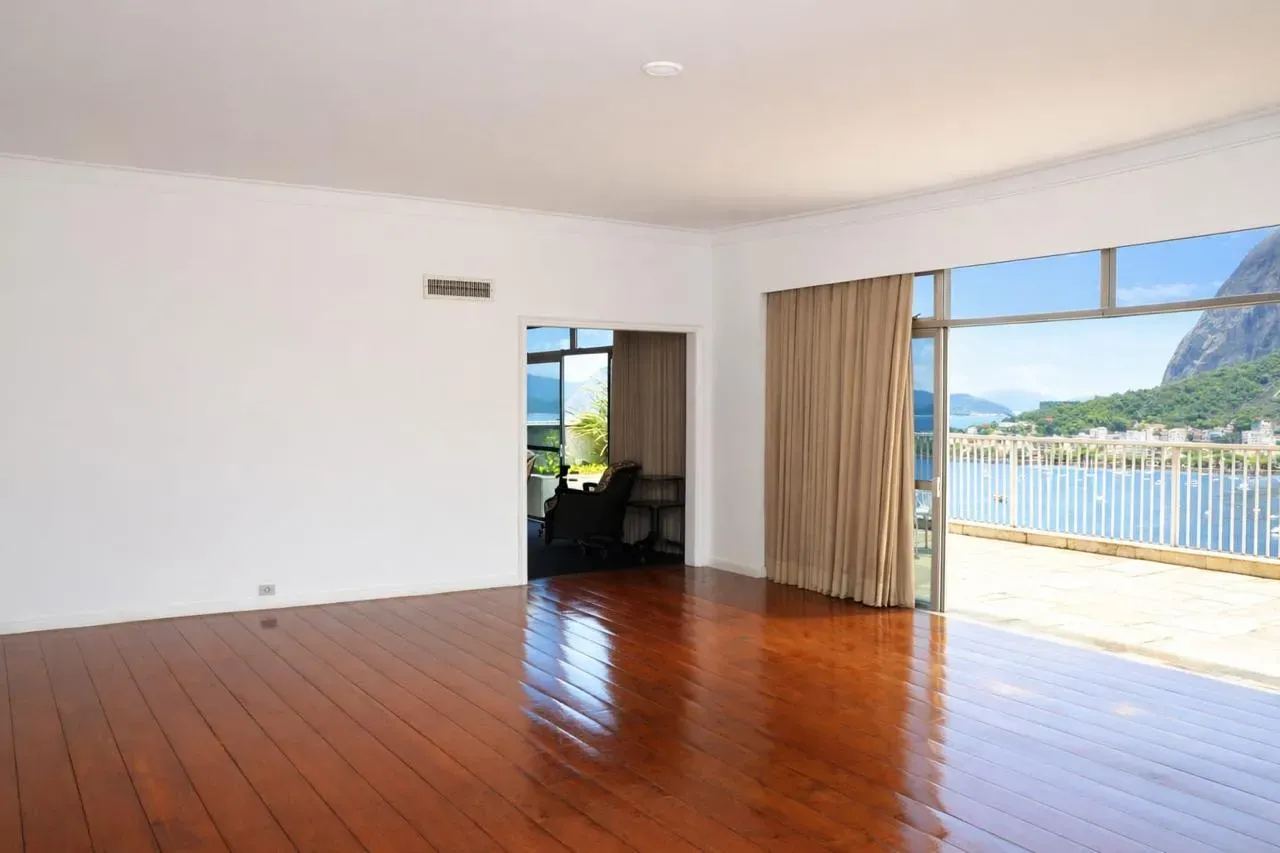 Water view in a 4-bedroom apartment, 780 m² — photo 8
