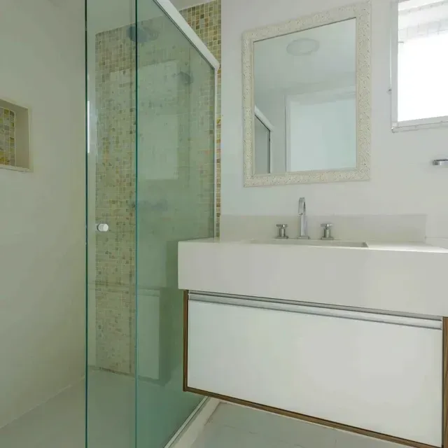 5-bedroom house with a bathtub in Rio de Janeiro — photo 19