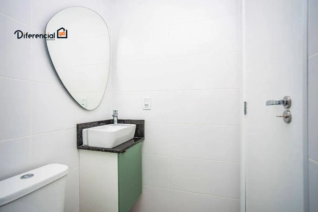 Estudio amueblado con cocina abierta y balcón — photo 17