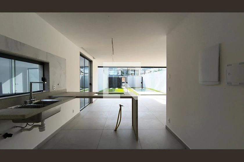 4-bedroom house with 210 m² and 4 parking spaces — photo 12