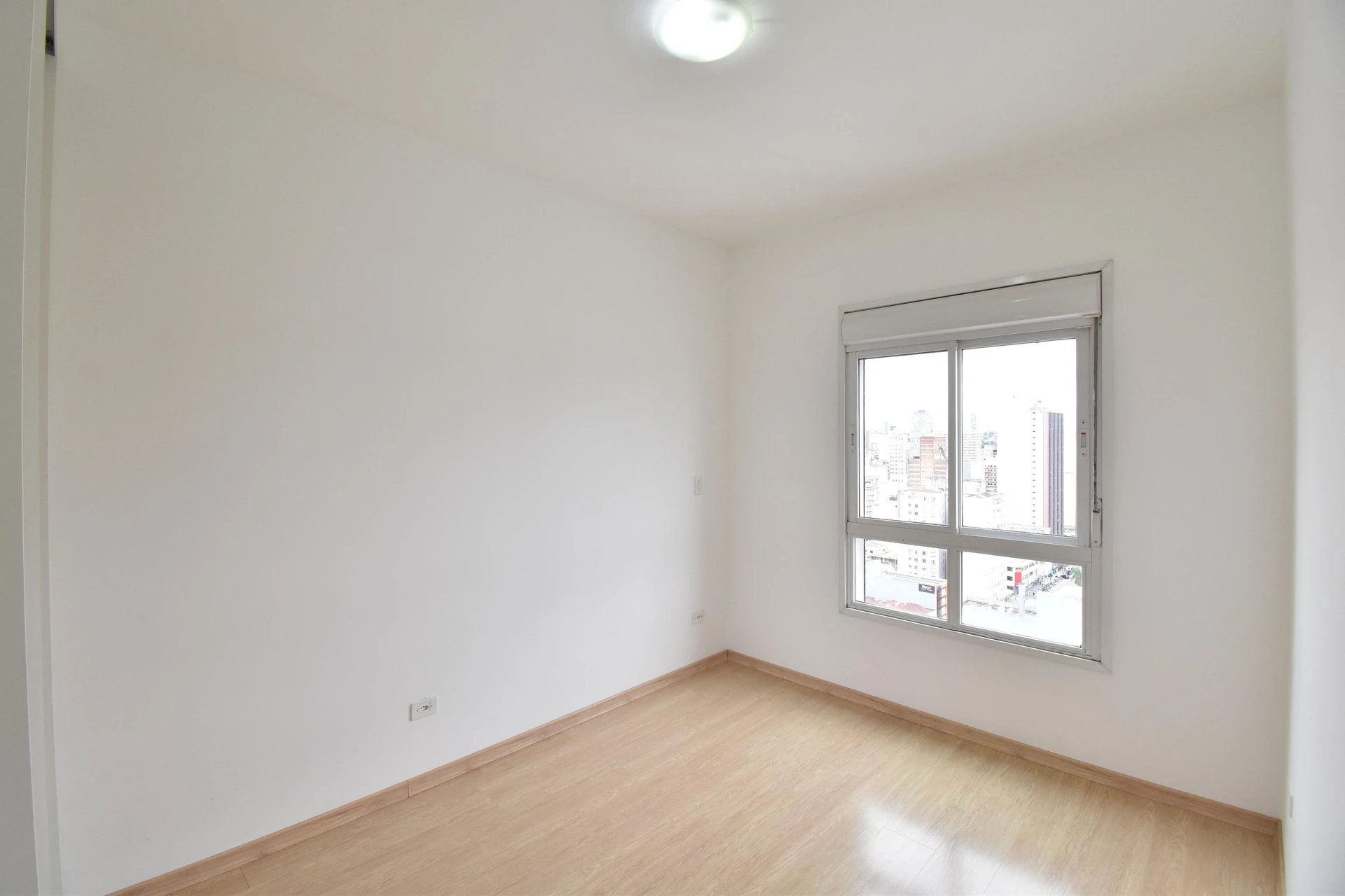 2-bedroom apartment with a grill on the balcony — photo 5