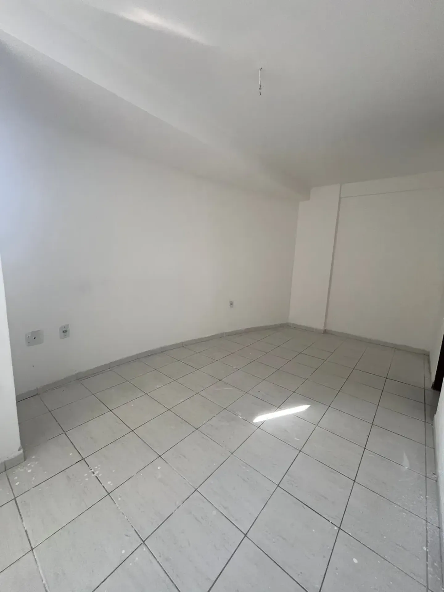 Unfurnished 100 m² apartment with 4 bedrooms and 2 en-suites — photo 43
