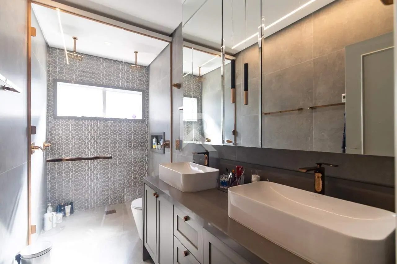 House with 4 en-suite bedrooms and private BBQ — photo 25