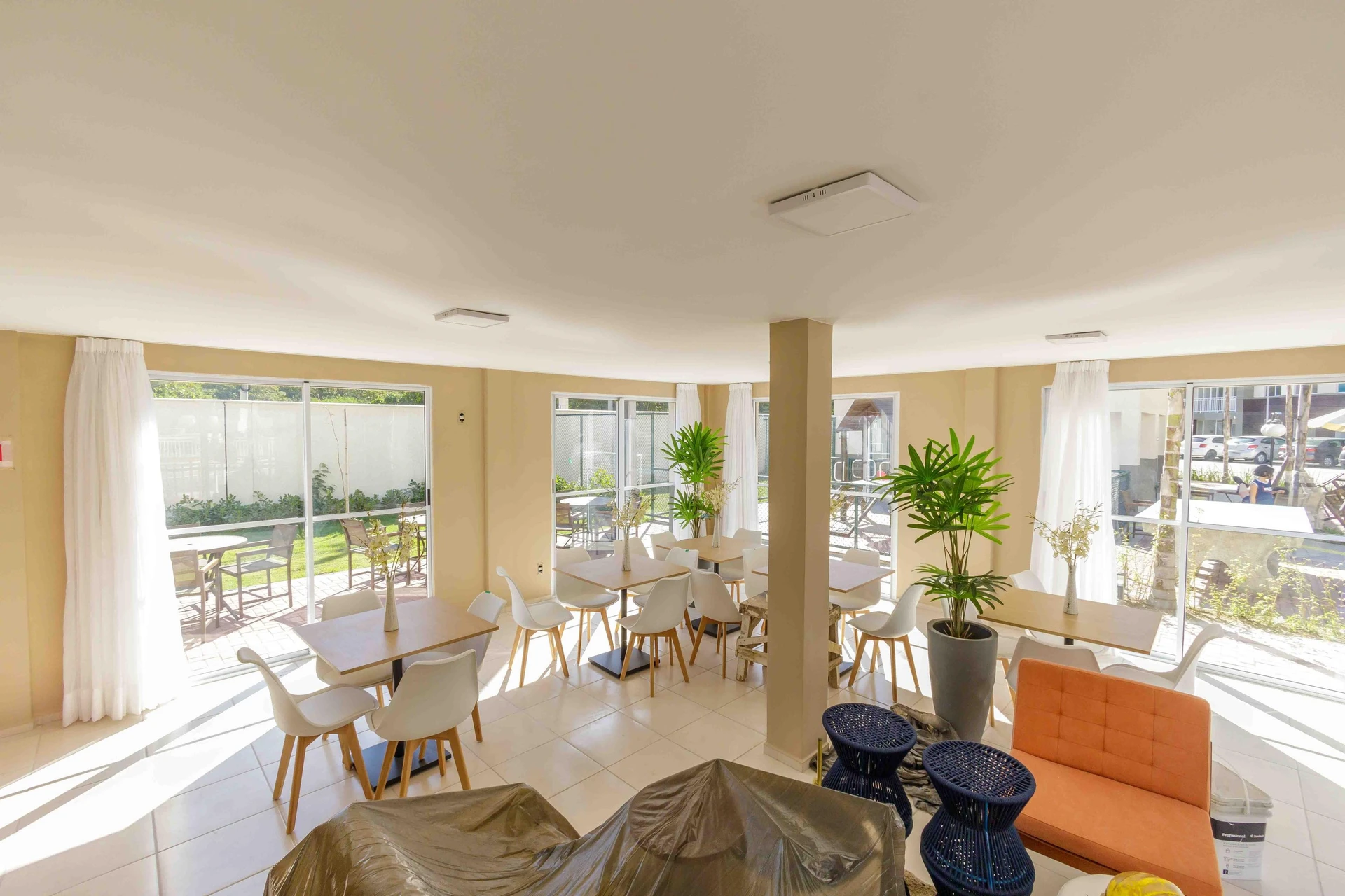 2-bedroom apartment with a mountain view — photo 13
