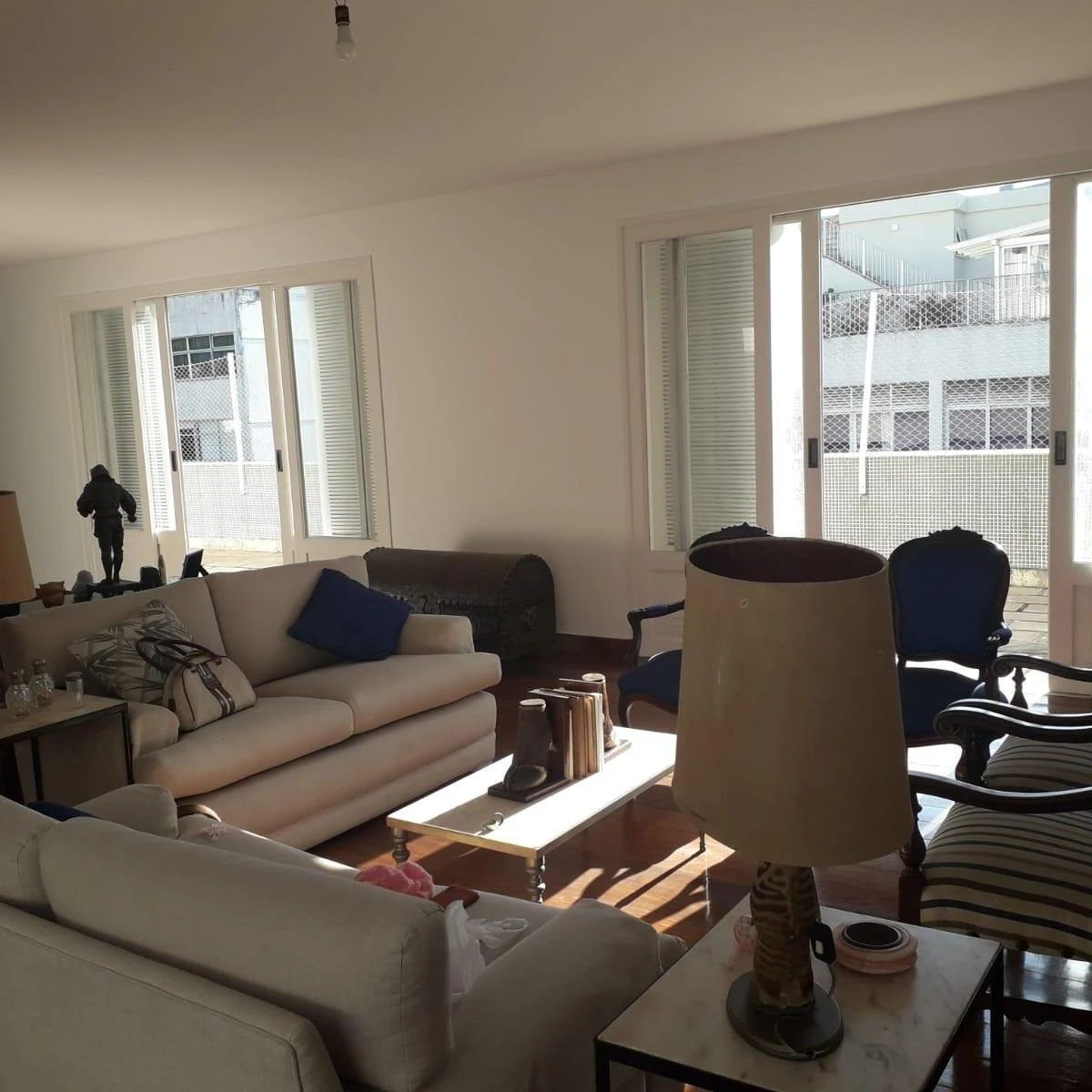 Linear penthouse with 4 bedrooms and 2 parking spots