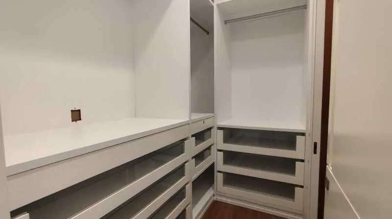 165 m² apartment with 3 bedrooms and 5 bathrooms — photo 22