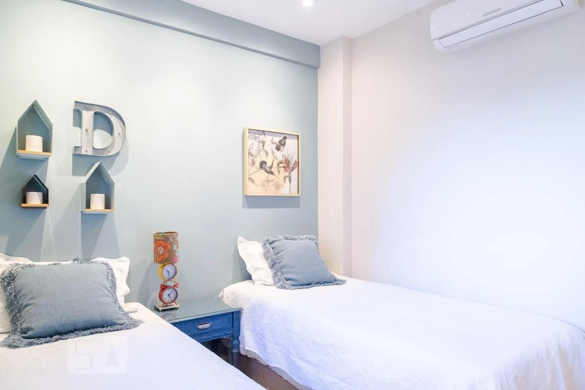 Furnished 2-bedroom apartment with a glassed-in balcony — photo 86