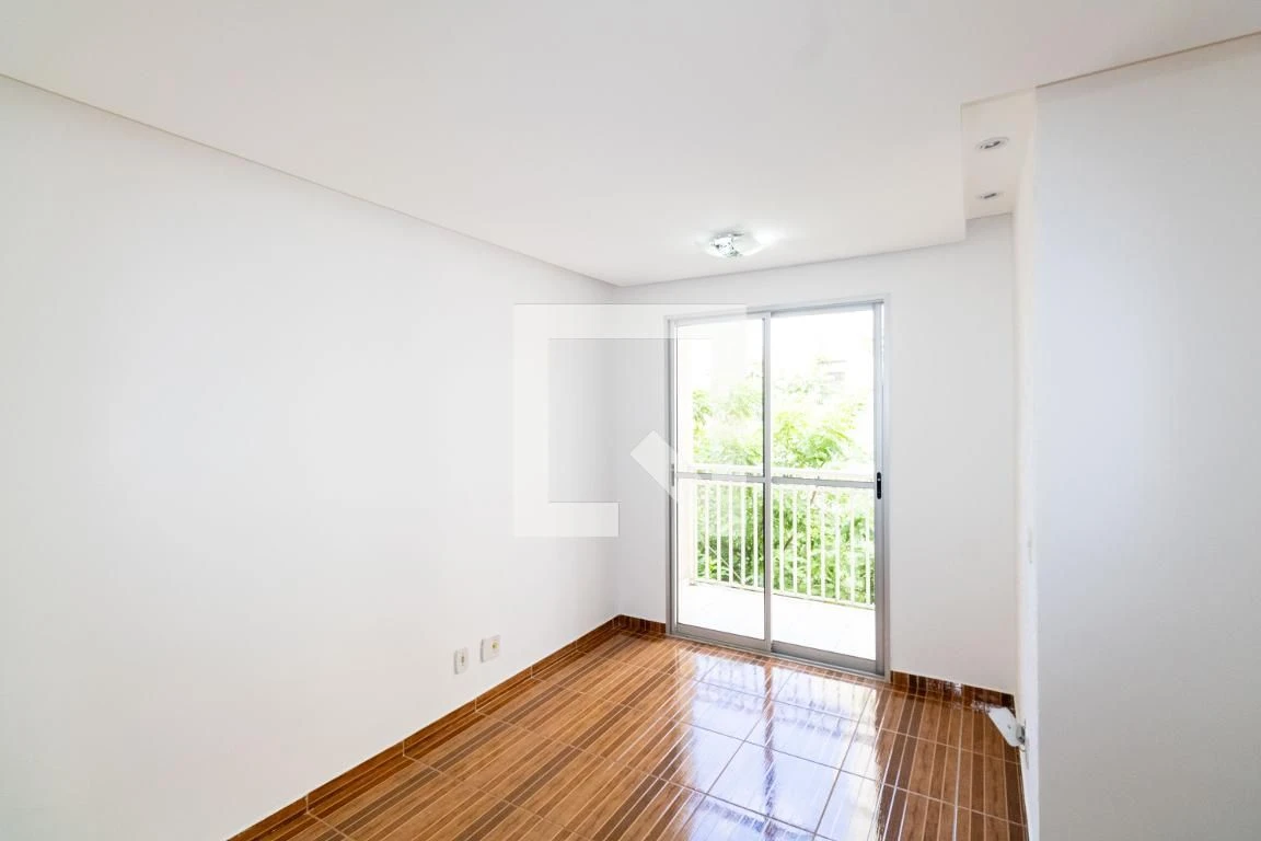 Apartamento com 2 quartos, 1 banheiro e varanda — photo 12