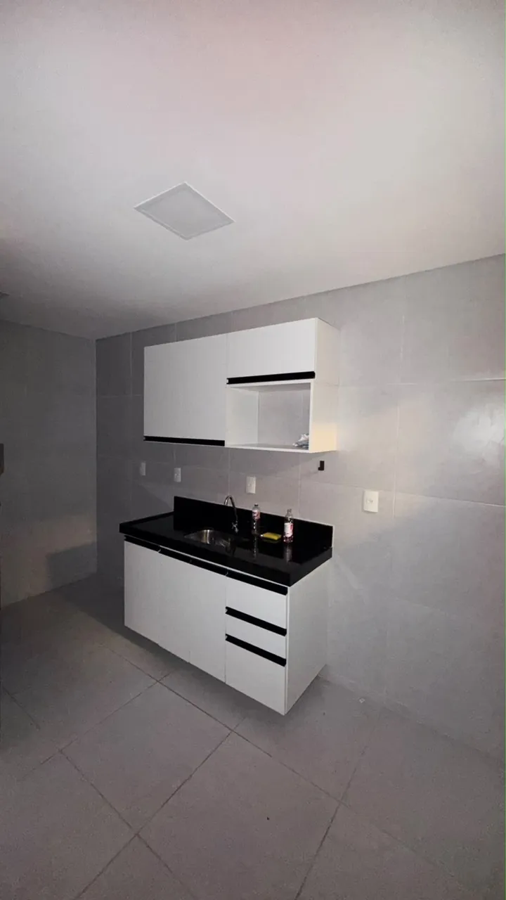 Apartamento sem mobília com 2 quartos e 2 banheiros