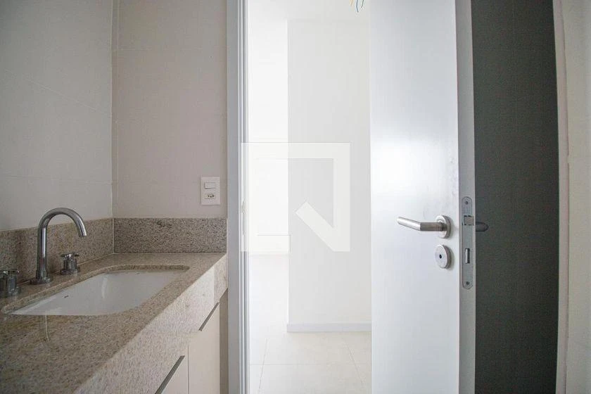 3-bedroom apartment with a gas stove and 2 parking spots — photo 26