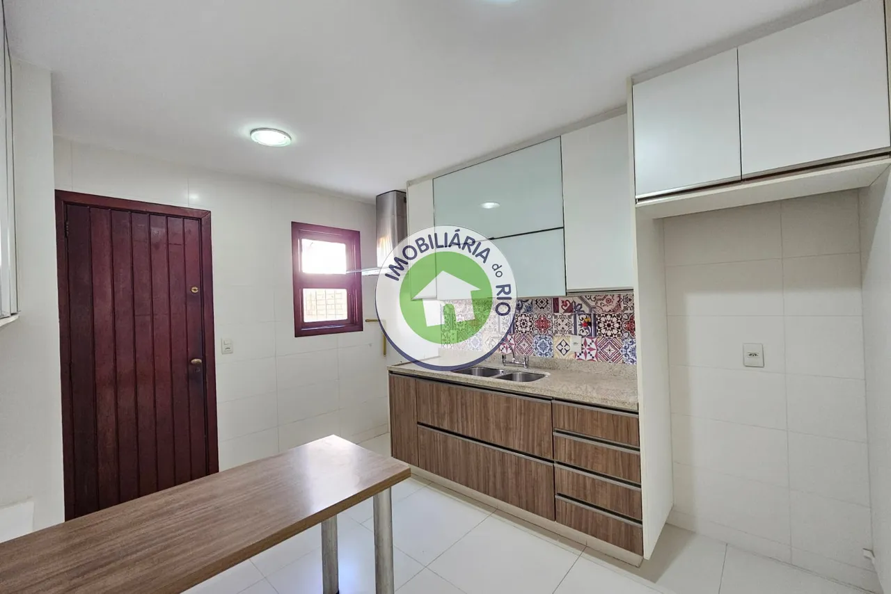 House with 4 bedrooms and 5 bathrooms plus balcony — photo 13