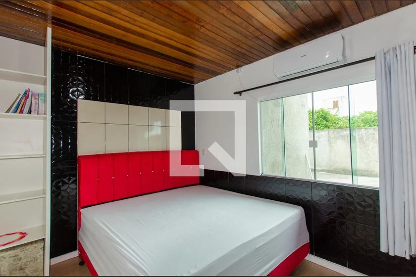 House with 5 bedrooms and parking for 5 cars — photo 2