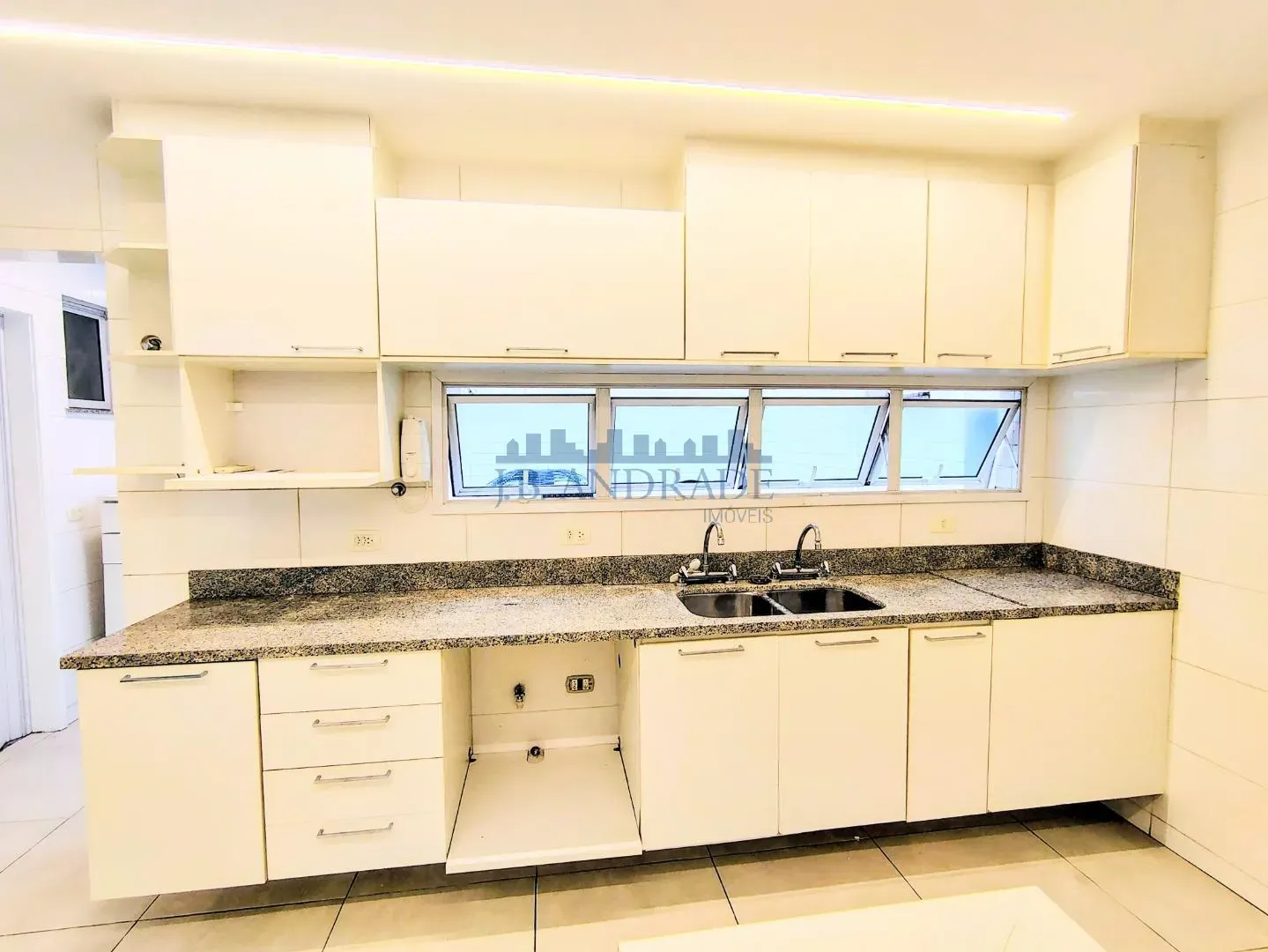 Apartamento com 4 quartos e varanda envidraçada — photo 21