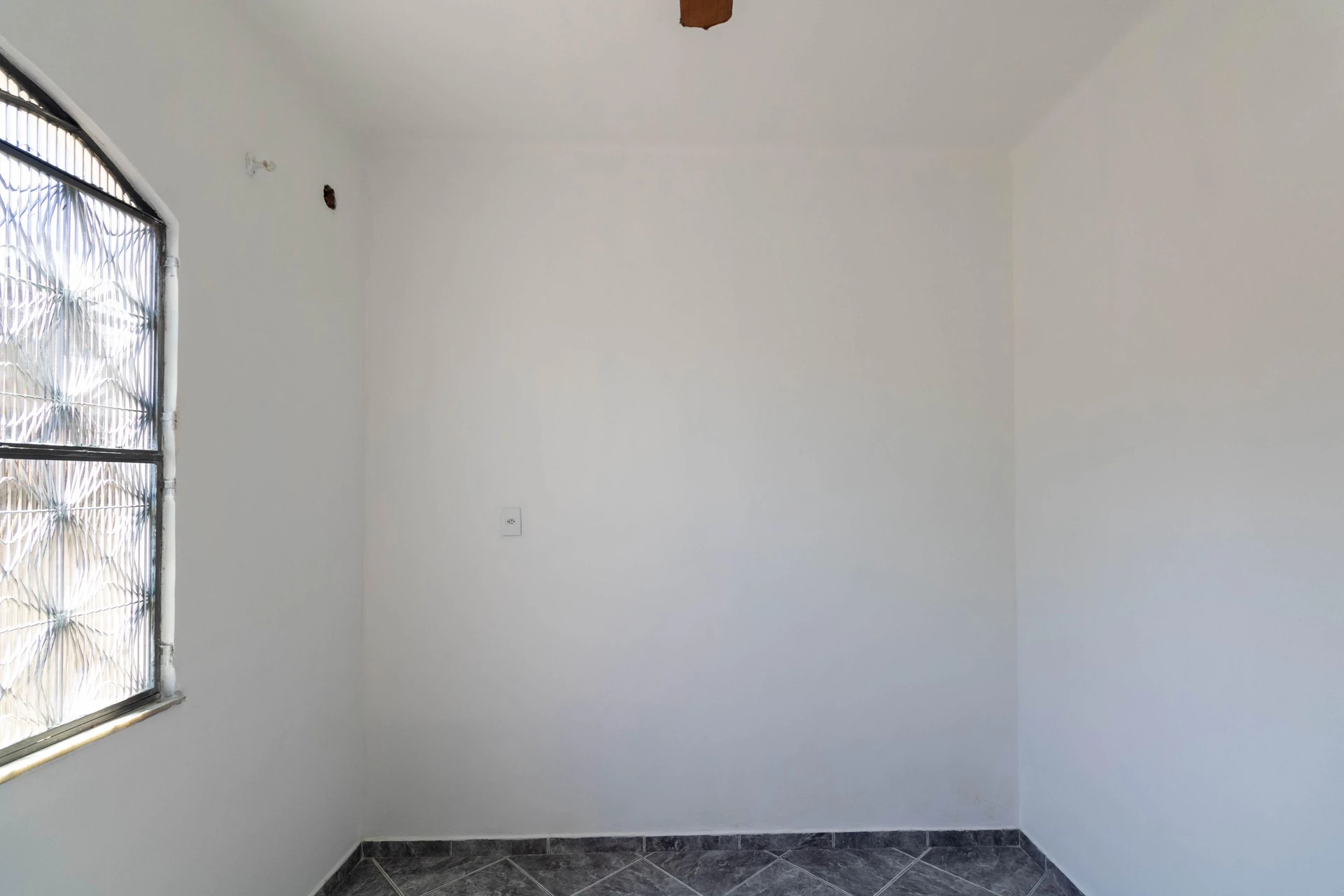 Unfurnished house with 3 bedrooms and a private garden — photo 6