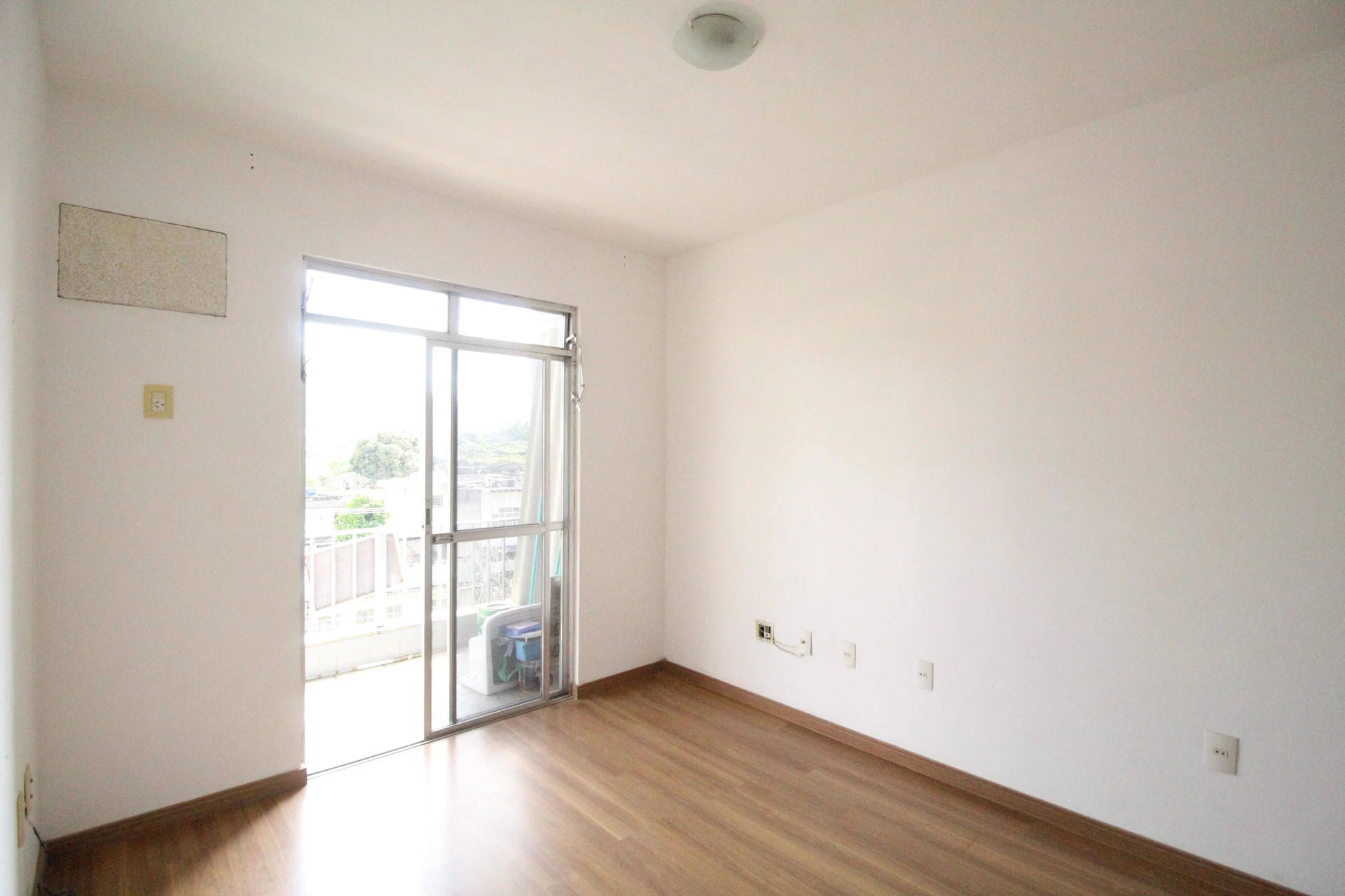 Apartamento sin muebles con 3 dormitorios y jardín privado — photo 10