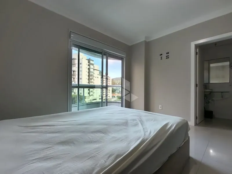 Mountain view in a 4-bedroom apartment, 150 m² — photo 27
