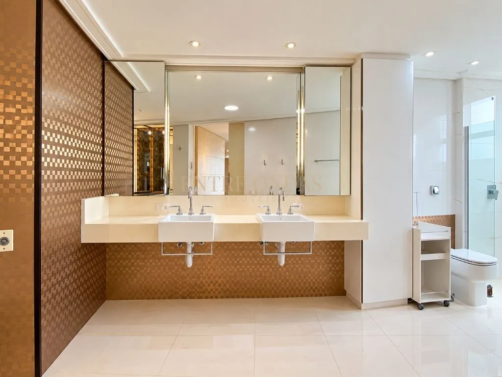 Вид на воду та 4 спальні: квартира 304 м² — photo 31
