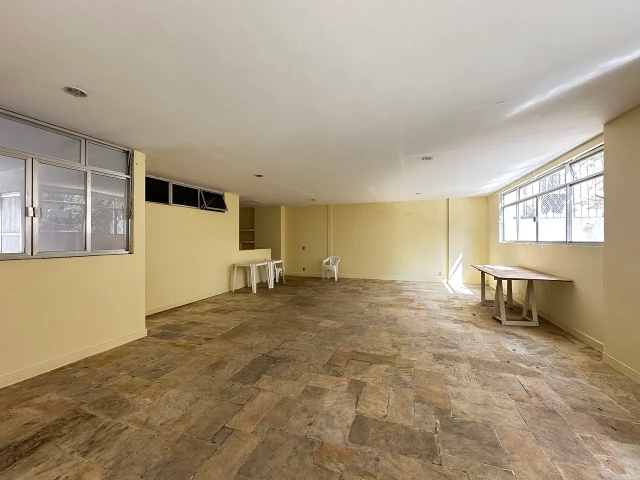 4-bedroom apartment with a mountain view — photo 24